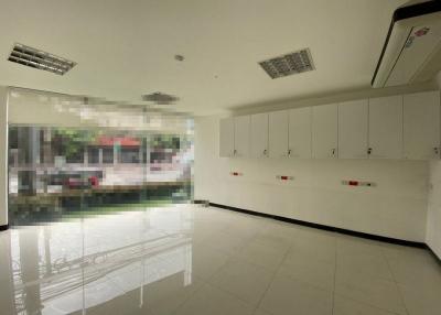 For Rent Bangkok Retail Sukhumvit BTS Phra Khanong Watthana