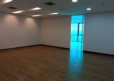 For Rent Bangkok Office Rachadapisek MRT Sutthisan Huai Khwang