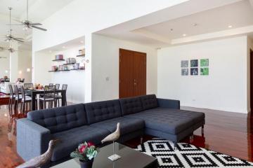 For Rent Bangkok Condo Sathorn Gallery Residences Pan BTS Sant Louis Bang Rak