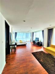 For Rent Bangkok Condo Sathorn Gallery Residences Pan BTS Sant Louis Bang Rak