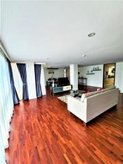 For Rent Bangkok Condo Sathorn Gallery Residences Pan BTS Sant Louis Bang Rak