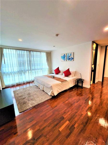 For Rent Bangkok Condo Sathorn Gallery Residences Pan BTS Sant Louis Bang Rak