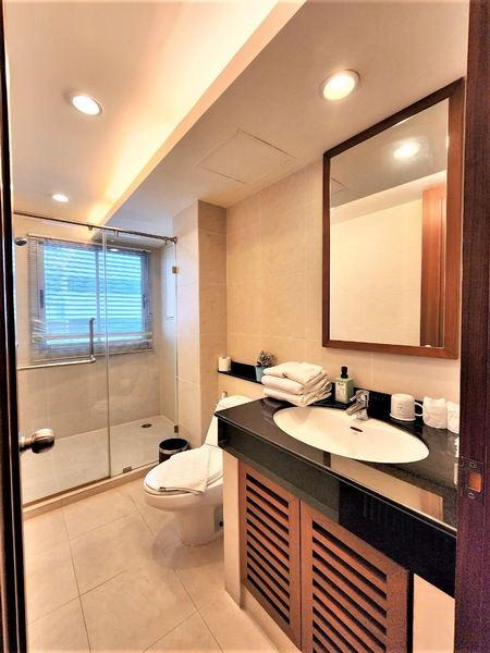 For Rent Bangkok Condo Sathorn Gallery Residences Pan BTS Sant Louis Bang Rak