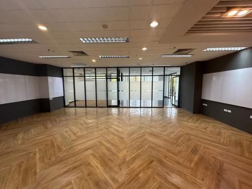 For Rent Bangkok Office Wireless BTS Phloen Chit Pathum Wan