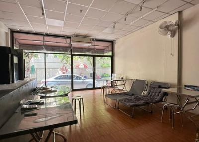 For Rent Bangkok Shophouse Sathorn BTS Surasak Sathorn