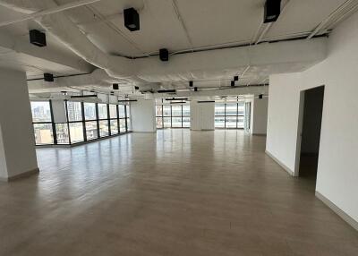 For Rent Bangkok Office Sukhumvit BTS Ekkamai Watthana