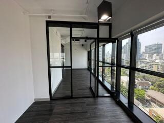 For Rent Bangkok Office Sukhumvit BTS Ekkamai Watthana