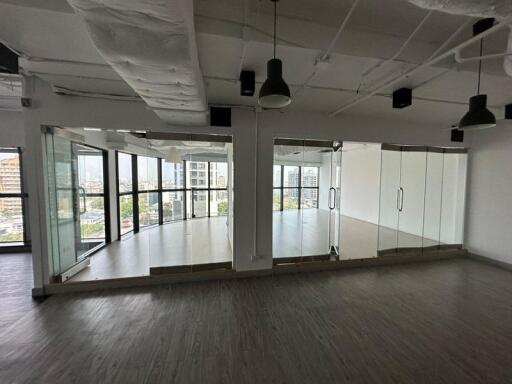 For Rent Bangkok Office Sukhumvit BTS Ekkamai Watthana