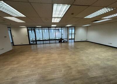 For Rent Bangkok Office Sukhumvit BTS Ekkamai Watthana