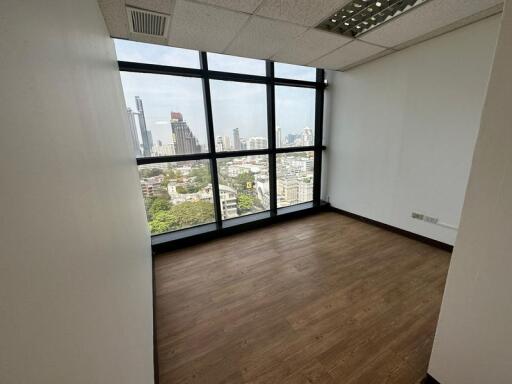 For Rent Bangkok Office Sukhumvit BTS Ekkamai Watthana