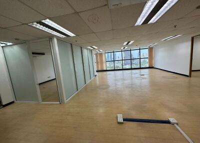 For Rent Bangkok Office Sukhumvit BTS Ekkamai Watthana