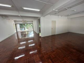 For Rent Bangkok Office Sukhumvit BTS Asok MRT Sukhumvit Watthana