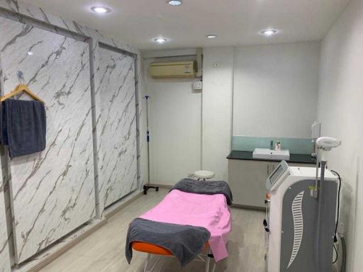 For Rent Bangkok Retail Sukhumvit BTS Phloen Chit Watthana