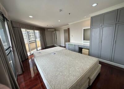 For Rent Bangkok Condo Baan Suanpetch Sukhumvit 39 BTS Phrom Phong Watthana