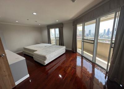 For Rent Bangkok Condo Baan Suanpetch Sukhumvit 39 BTS Phrom Phong Watthana