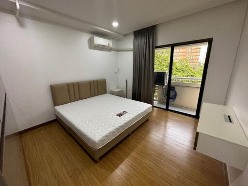 For Rent Bangkok Condo Baan Suanpetch Sukhumvit 39 BTS Phrom Phong Watthana