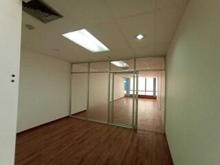 For Rent Bangkok Office Sukhumvit BTS Asok MRT Phetchaburi Watthana