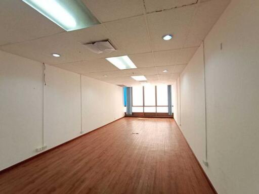 For Rent Bangkok Office Sukhumvit BTS Asok MRT Phetchaburi Watthana