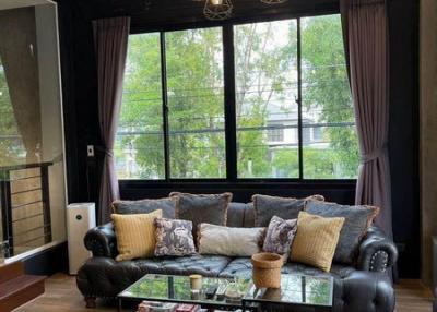 For Sale Samut Prakan Town House Baan Klang Muang British Town Srinakarin Muang Samut Prakan