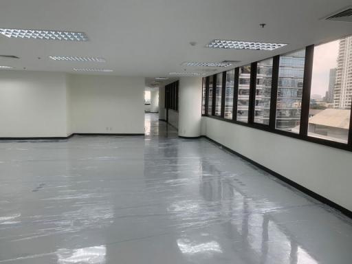 For Rent Bangkok Office Sathon BTS Sala Daeng MRT Lumpini Bang Rak