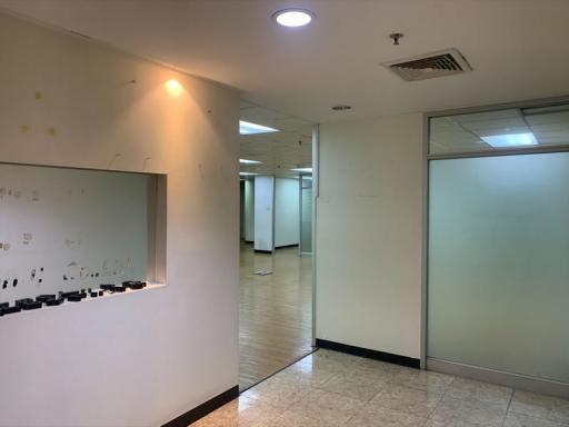 For Rent Bangkok Office Sathon BTS Sala Daeng MRT Lumpini Bang Rak