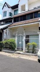 For Rent Bangkok Single House Lat Phrao MRT Suthisarn Huai Khwang