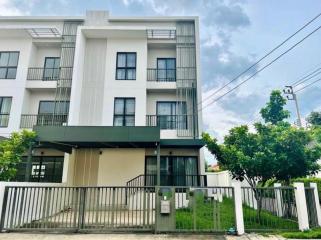 For Rent Bangkok Town House Villa Albero Rama 9 - Srinakarin Krungthep Kreetha Bang Kapi