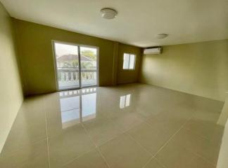 For Rent Bangkok Town House Phasuk Village Phattanakan 67 Prawet