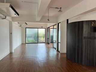 For Rent Bangkok Office Narathiwas BTS Chong Nonsi Sathorn