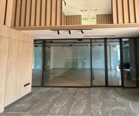 For Rent Bangkok Office Rachadapisek BTS Asok MRT Sukhumvit Khlong Toei