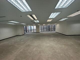 For Rent Bangkok Office Rachadapisek BTS Asok MRT Sukhumvit Khlong Toei