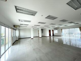 For Rent Bangkok Office Narathiwas BTS Chong Nonsi Sathorn