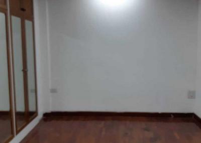 For Rent Bangkok Town House Sukhumvit BTS Thong Lo Watthana