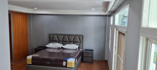 For Rent Bangkok Town House Sukhumvit BTS Phra Khanong Watthana