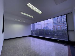 For Rent Bangkok Office in Narathiwas BTS Chong Nonsi Sathorn