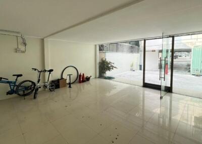 For Rent Bangkok Retail Sukhumvit BTS Thong Lo Watthana