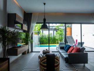 CHA6100: Private pool Villa with Asian modern Loft style interiors