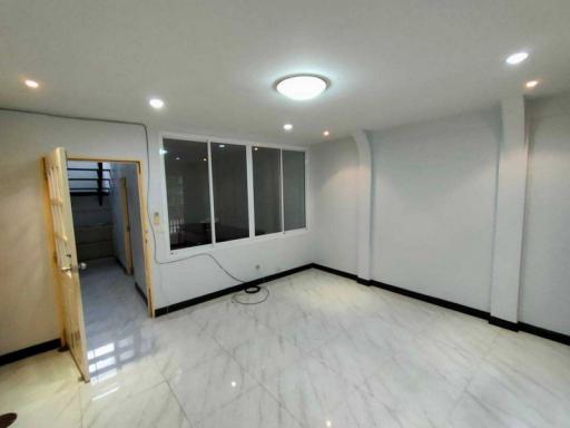 For Rent Bangkok Town House Sukhumvit BTS Phrom Phong Watthana