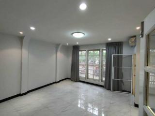 For Rent Bangkok Town House Sukhumvit BTS Phrom Phong Watthana