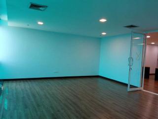 For Rent Bangkok Office in Ratchadapisek MRT Sutthisan Huai Khwang