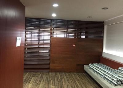 For Sale Bangkok Office Ratchadapisek BTS Asok MRT Sukhumvit Watthana