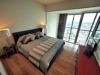 For Rent Bangkok Condo The Emporio Place Sukhumvit 24 BTS Phrom Phong Khlong Toei