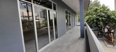 For Rent Bangkok Retail Rama 4 BTS Ekkamai Khlong Toei