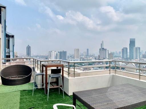 For Rent Bangkok Condo Watermark Chaophraya River Charoen Nakhon BTS Saphan Taksin Khlong San