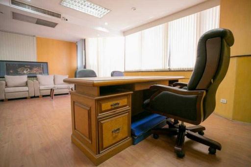 For Sale and Rent Bangkok Office in Ratchadaphisek MRT Rama 9 Huai Khwang