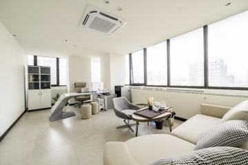 For Sale and Rent Bangkok Office in Ratchadaphisek MRT Rama 9 Huai Khwang