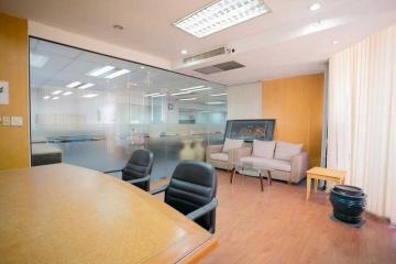 For Sale and Rent Bangkok Office in Ratchadaphisek MRT Rama 9 Huai Khwang