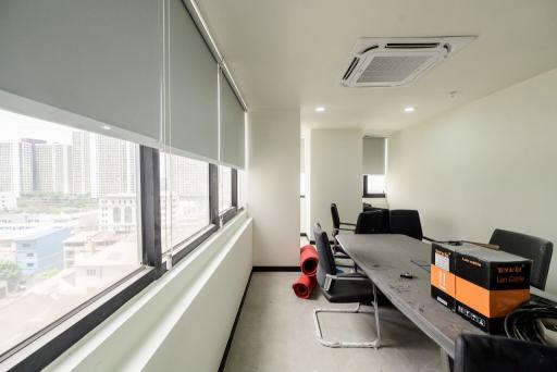 For Sale and Rent Bangkok Office in Ratchadaphisek MRT Rama 9 Huai Khwang