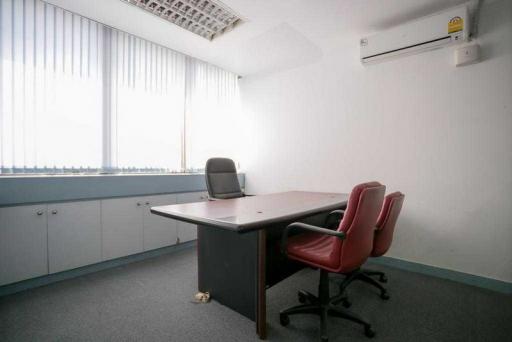 For Sale and Rent Bangkok Office in Ratchadaphisek MRT Rama 9 Huai Khwang