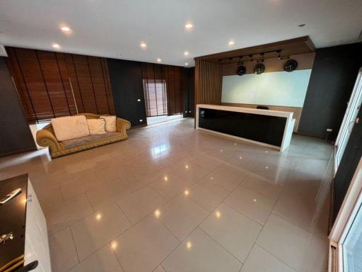 For Sale and Rent Samut Prakarn Home Office Khing Kaew Bang Phli